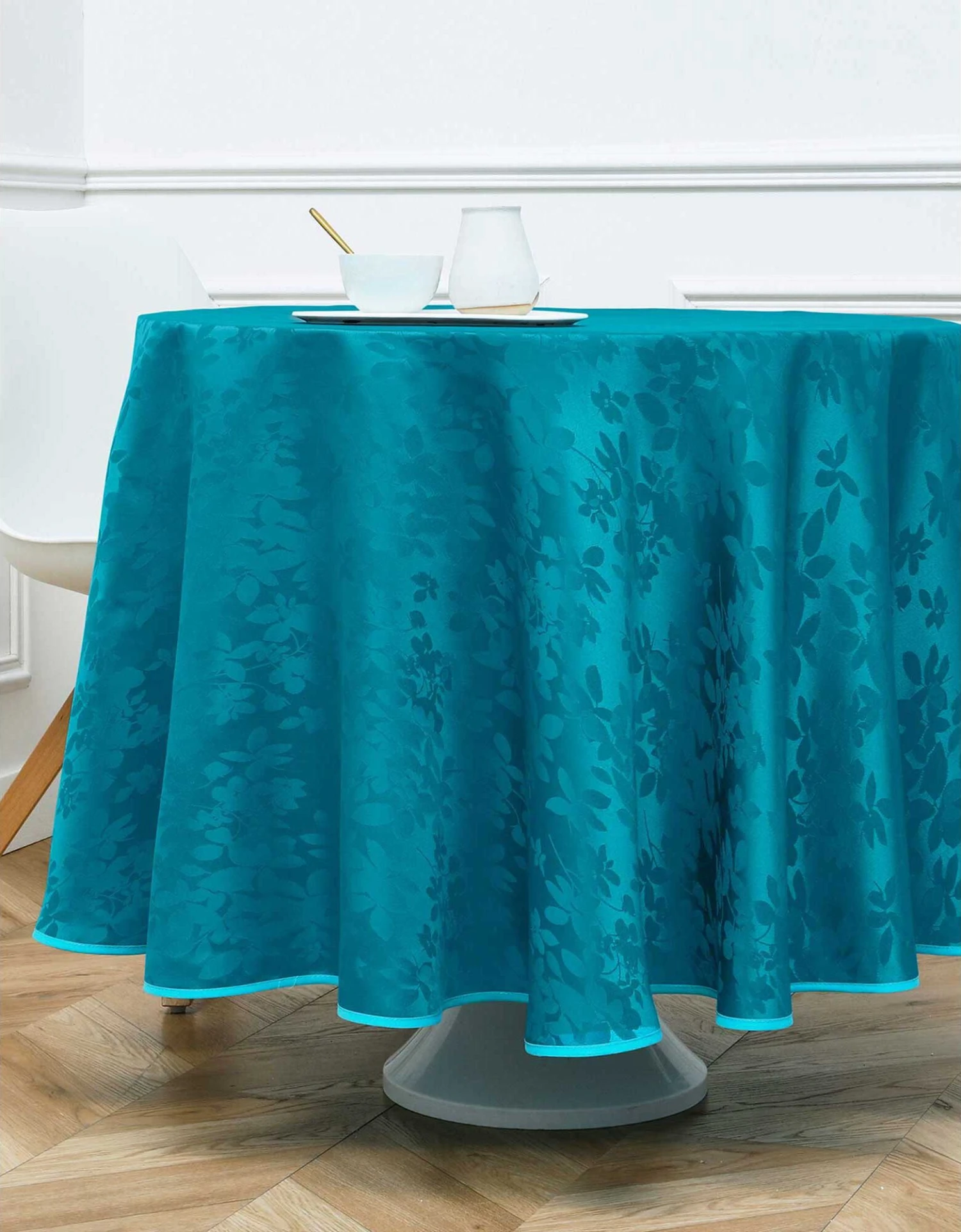 Nappe Damassée Feuillages Colombine® 2 Nappe Damassée Feuillages Colombine® – Image 2