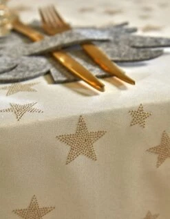 Nappe Imprimé étoiles Dorées -Maison Douceur Promos Magasin 120273 C01 zoomx vue4