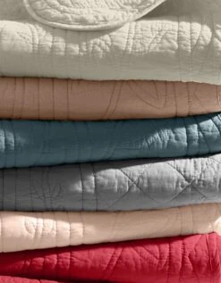 Housse Coussin Unie Style Boutis Cassandre 5 Housse Coussin Unie Style Boutis Cassandre -Maison Douceur Promos Magasin 144076 C10 zoomx vue3