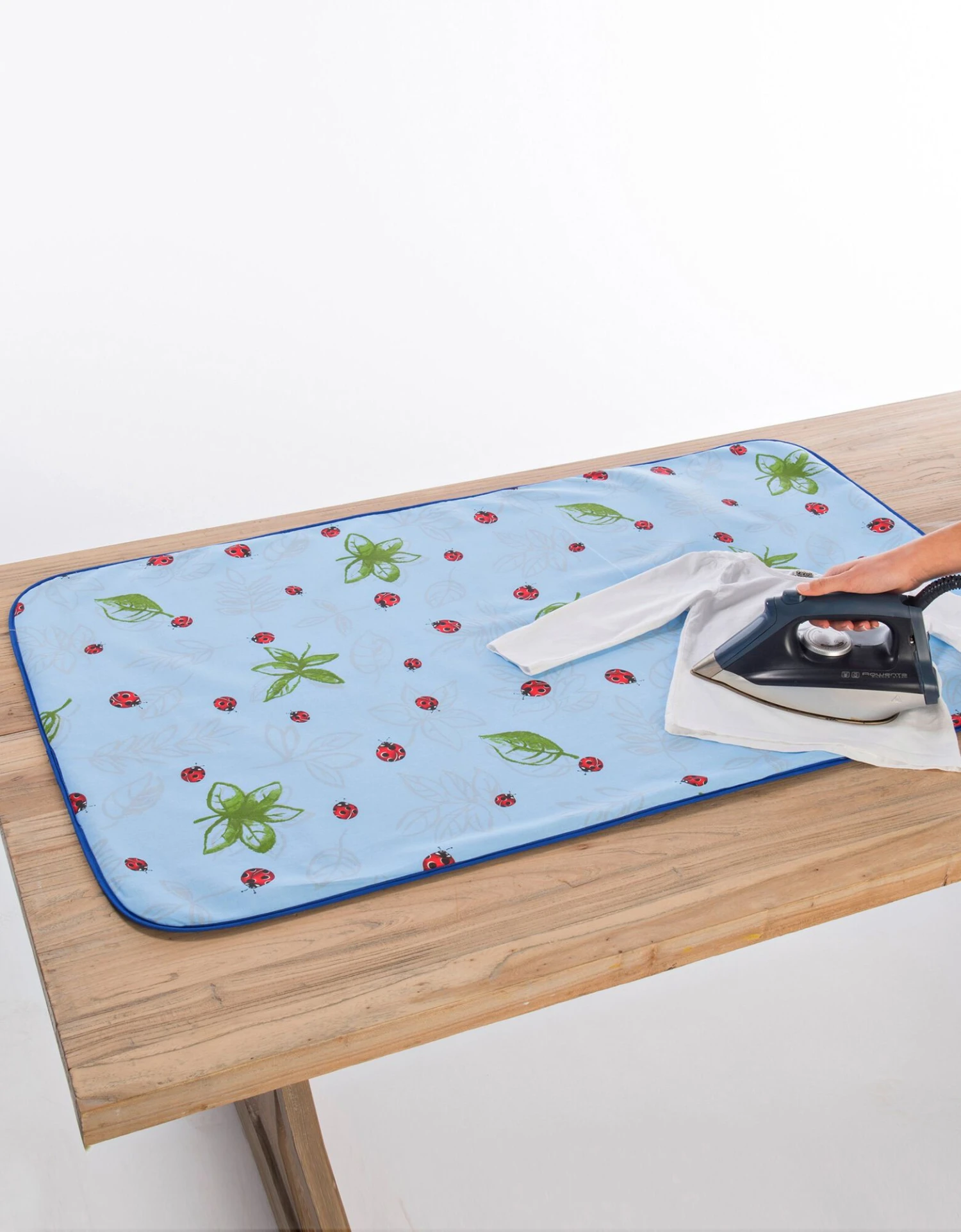 Nappe Repassage Motif Coccinelles 1 Nappe Repassage Motif Coccinelles