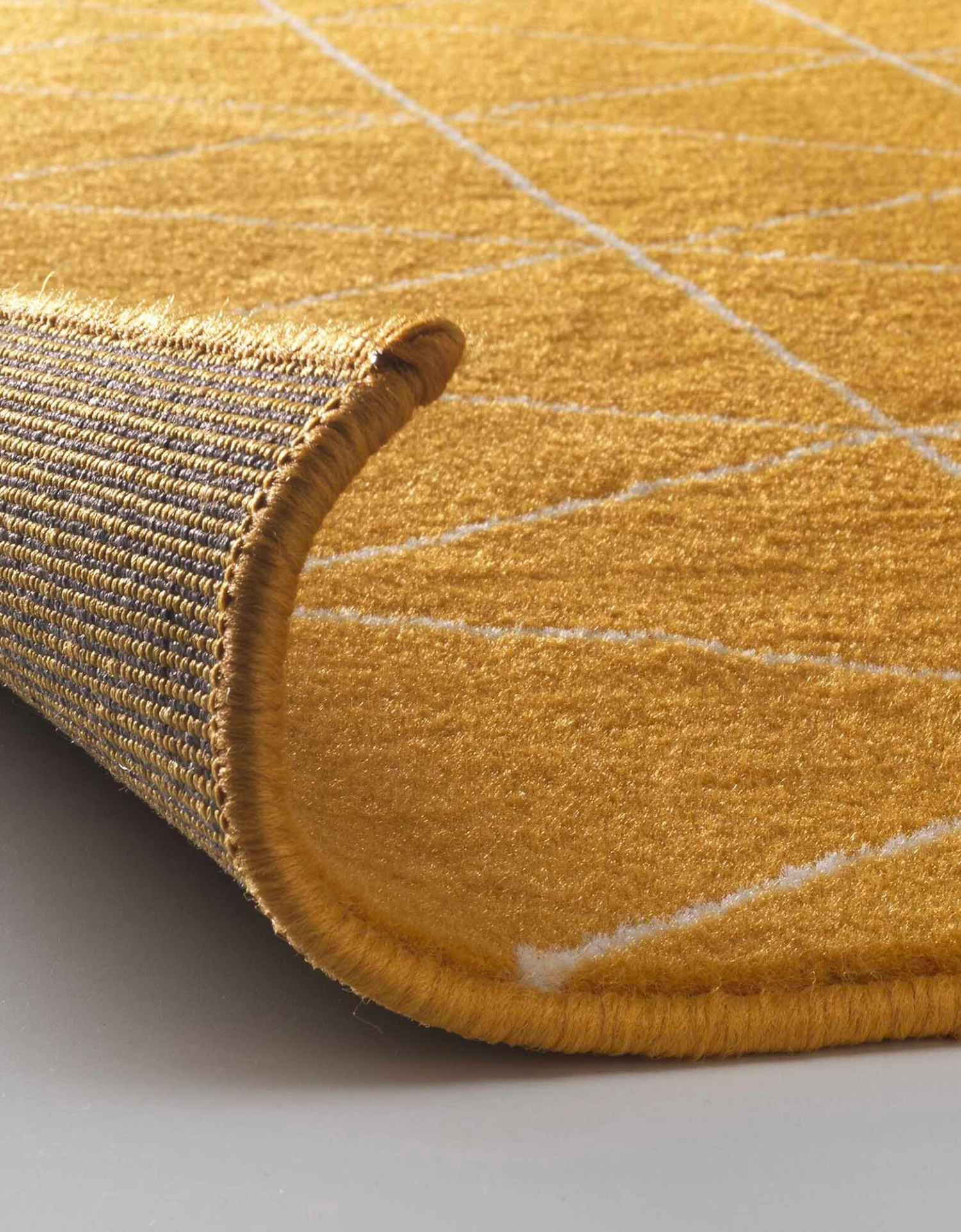 Tapis Rectangulaire Motif Géométrique Jaune 3 Tapis Rectangulaire Motif Géométrique Jaune – Image 3