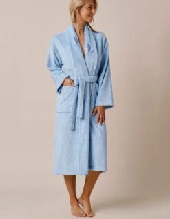 Peignoir Mixte éponge Brodé Plumes - 380 G/m2 -Maison Douceur Promos Magasin 301210 C01 zoomx vue3