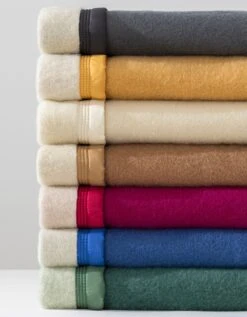 Couverture Bicolore Laine 800g/m2 -Maison Douceur Promos Magasin 321272 C00 zoomx vue4