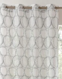 Panneau Voile étamine Brodé Sphères Finition Oeillets -Maison Douceur Promos Magasin 323822 C01 zoomx vue3