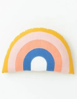 Coussin Garni Enfant "arc-en-ciel"