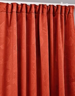 Rideau Occultant Damassé Dessin Floral Finition Galon Fronceur