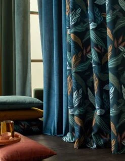 Rideau En Velours Uni à Oeillets -Maison Douceur Promos Magasin 328435 C04 zoomx vue4