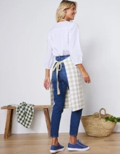 Tablier De Cuisine à Carreaux Vichy Forme Bavette 10 Tablier De Cuisine à Carreaux Vichy Forme Bavette -Maison Douceur Promos Magasin 500736 C01 zoomx vue5