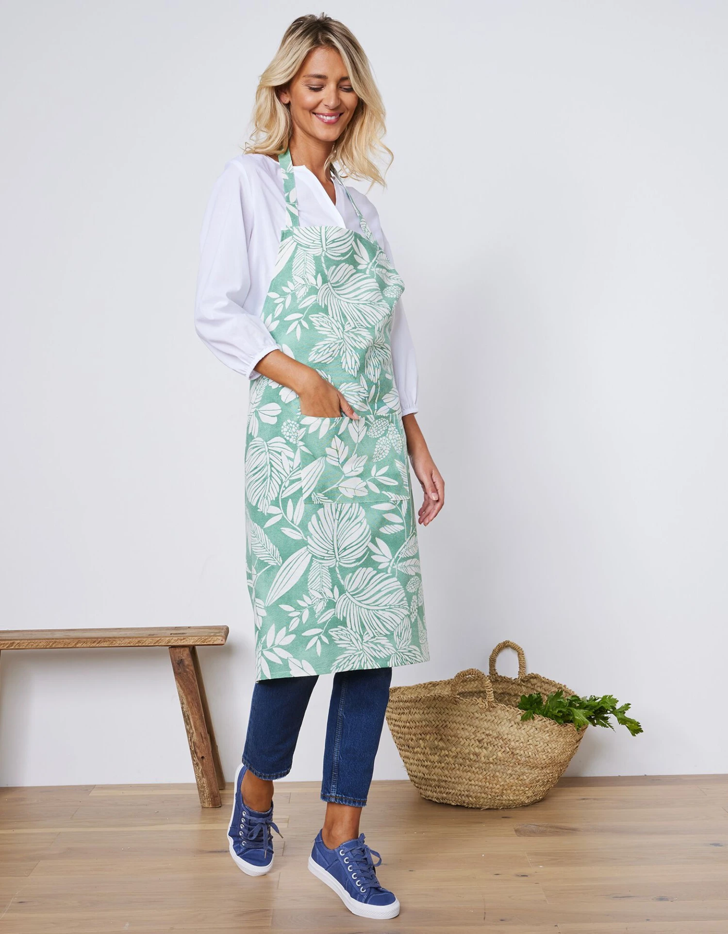 Tablier De Cuisine Forme Bavette Imprimé Végétal 1 Tablier De Cuisine Forme Bavette Imprimé Végétal